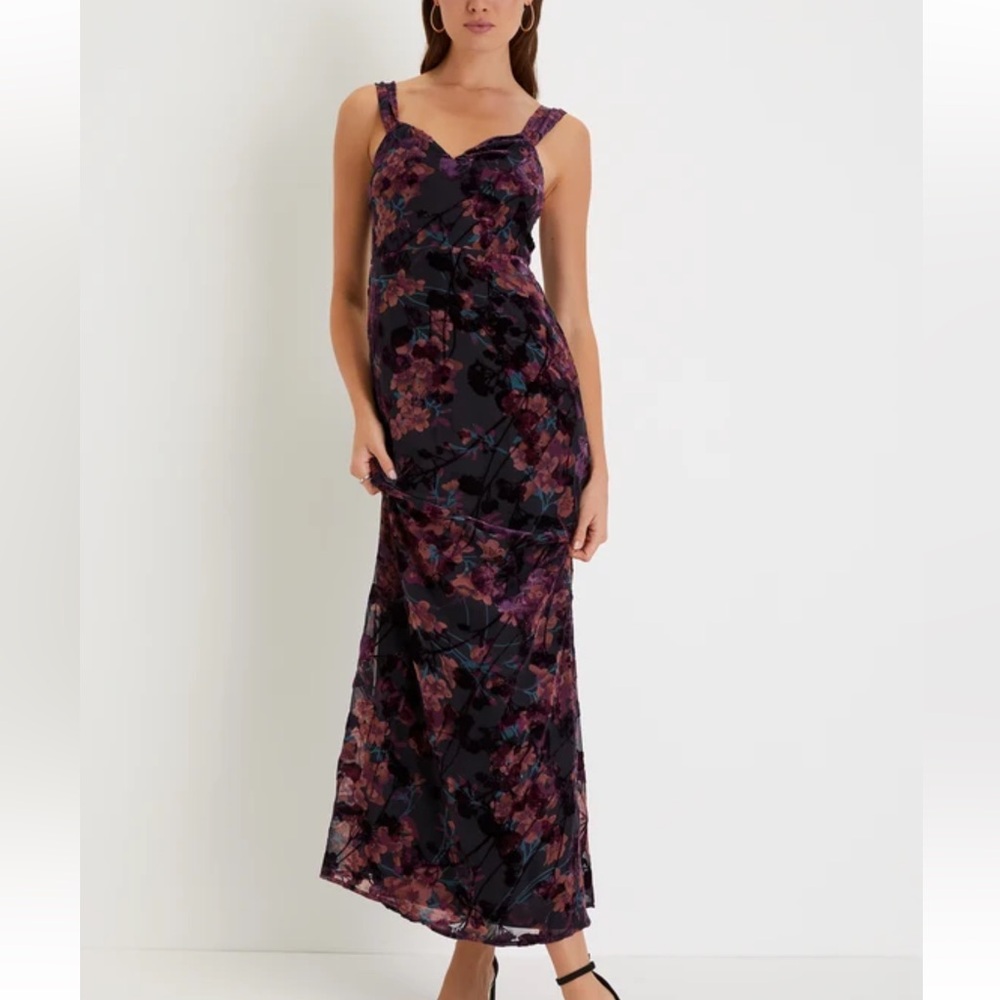 NWT Lulus velvet maxi dress size medium